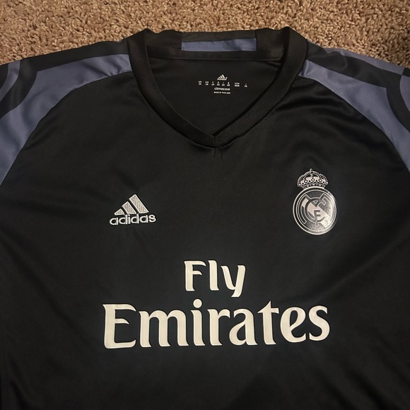 Real Madrid Ronaldo Kids Black Soccer Jersey - Picture 3 of 4